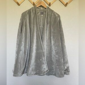 UGG Soft Gray Fleece Wrap
